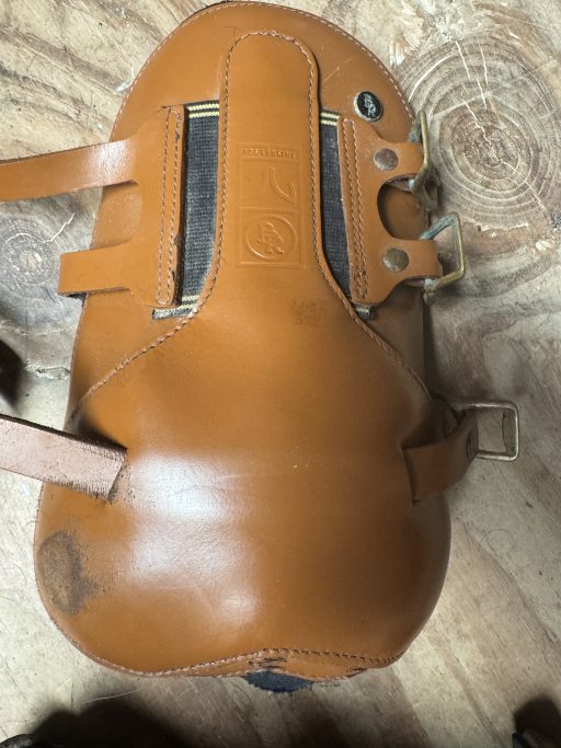 FULL Jos Lansink tan leather tendon and fetlock boot set - Image 6