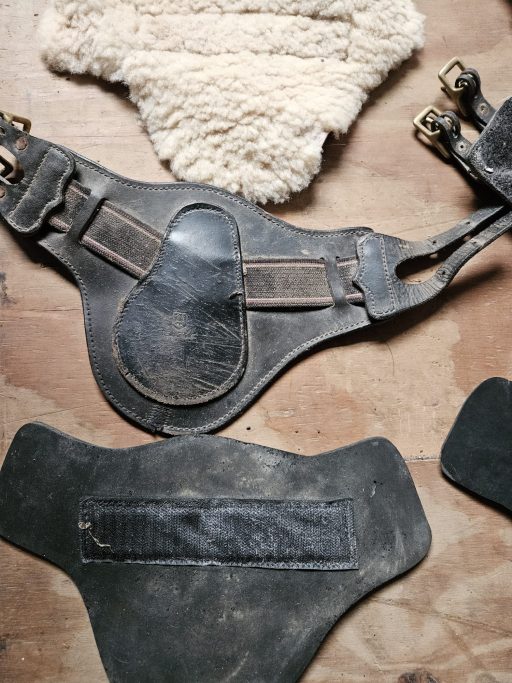 Leather fetlock boots with sheepskin and neoprene liners - COB size - Image 3